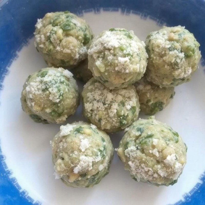 Spinach balls - 1 Spinach Balls: อาหารสะดวกสบายอร่อยสำหรับมื้ออาหารง่ายๆลูกชิ้นผักโขมอร่อยเต็มไปด้วยรสชาติ! เหมาะสำหรับของว่างหร Spinach balls - 1 Spinach Balls: อาหารสะดวกสบายอร่อยสำหรับมื้ออาหารง่ายๆลูกชิ้นผักโขมอร่อยเต็มไปด้วยรสชาติ! เหมาะสำหรับของว่างหร