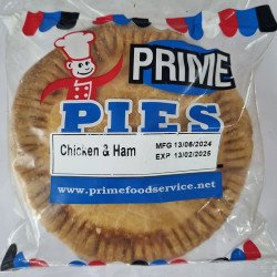 Chicken & Ham pie - 1 美味的Chicken & Ham pie - 令人愉悦的咸味舒适食品尽情享受我们的Chicken & Ham Pie，嫩滑的鸡肉和丰富的火腿混合在酥脆的外壳中。适合任何餐点或场合！